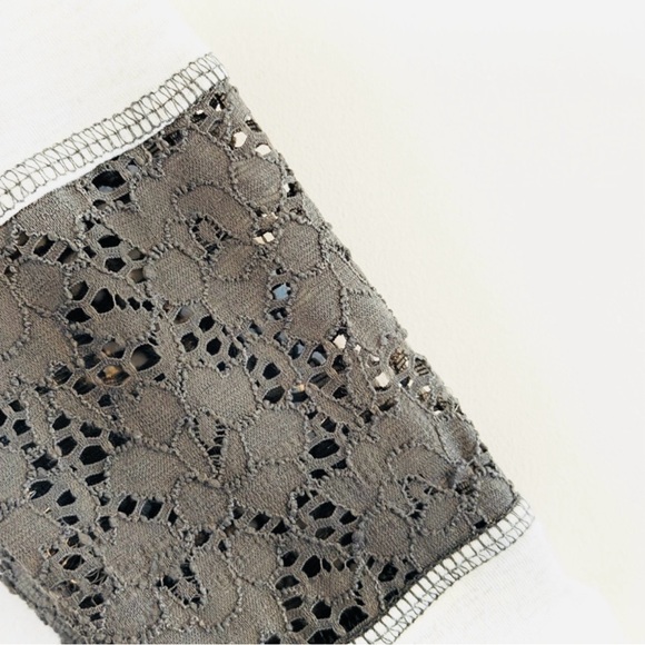 VENUS Cream Long Sleeve Top with Dark Charcoal Lace Accents Sixe L - Picture 7 of 12